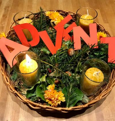 Adventskranz (c) by_Ute Quaing_pfarrbriefservice.de Adventskranz