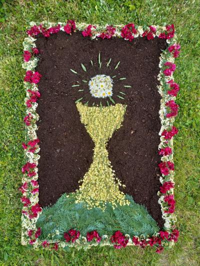 Blumenteppich zu Fronleichnam_by_Yvonne_Dreher (c) pfarrbriefservice.de Blumenteppich zu Fronleichnam_by_Yvonne_Dreher