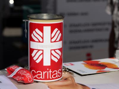 Caritas-Spendendose (c) pfarrbriefservice.de Caritas-Spendendose