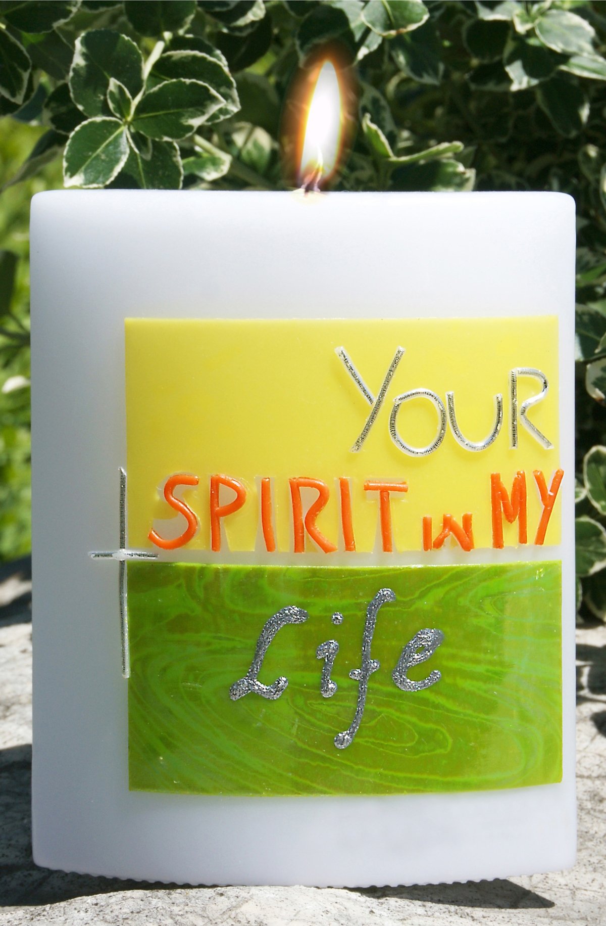 Firmkerze (c) by_martha_gahbauer_pfarrbriefservice.de