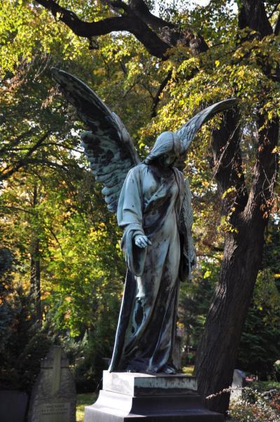 Grabengel (c) by_michael_bogedain_pfarrbriefservice.de Grabengel