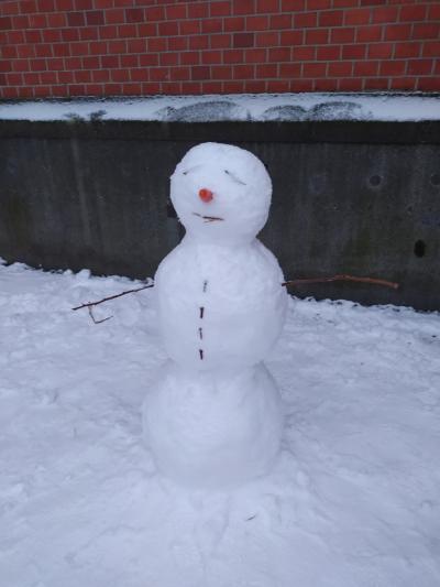Schneemann vor St. Cäcilia 2024_01_18