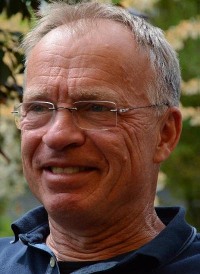(c) Dr. Wolfram Strack Dr. Wolfram Strack