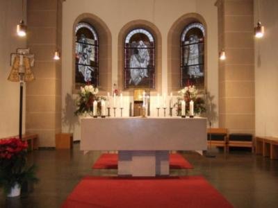 Herz Jesu_Altarraum3.JPG_673680755 (c) shutterstock