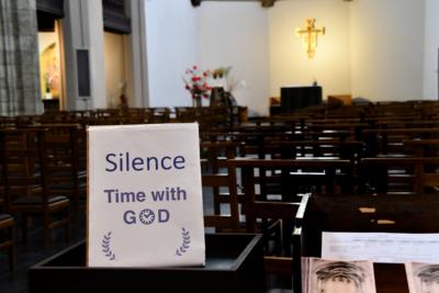 stille_zeit-fuer-gott (c) by_Yohanes_Vianey_Lein_pfarrbriefservice.de stille_zeit-fuer-gott