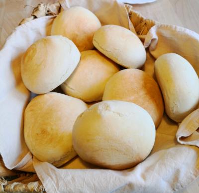 Brötchen2 (c) by_Christian_Schmitt_pfarrbriefservice.de Brötchen2