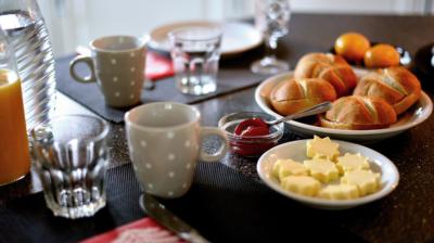 Frühstück (c) pfarrbriefservice.de Frühstück