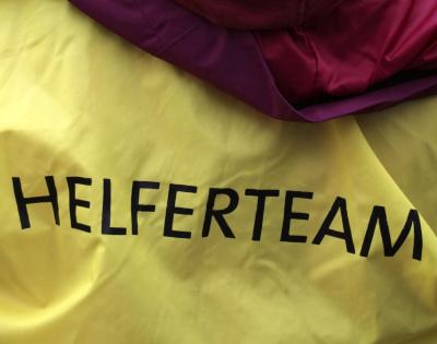 Helferteam (c) by_peter_weidemann_pfarrbriefservice.de Helferteam